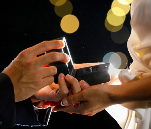 婚約指輪の素材